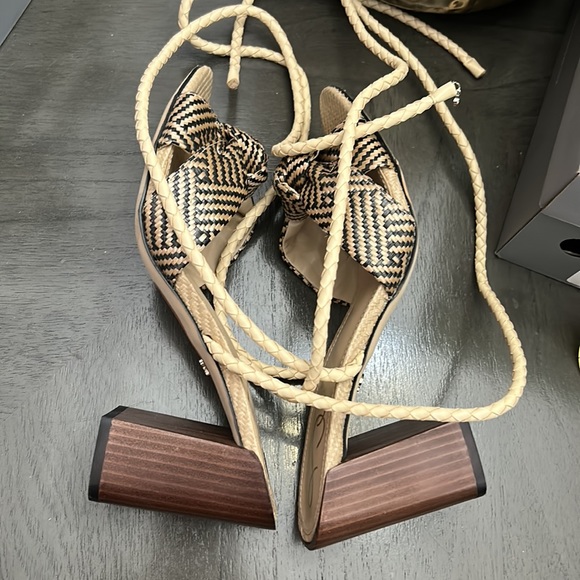 Sam Edelman Women Bodhi Tie Closure Open Toe Sandals, Black/Natural - Picture 11 of 11